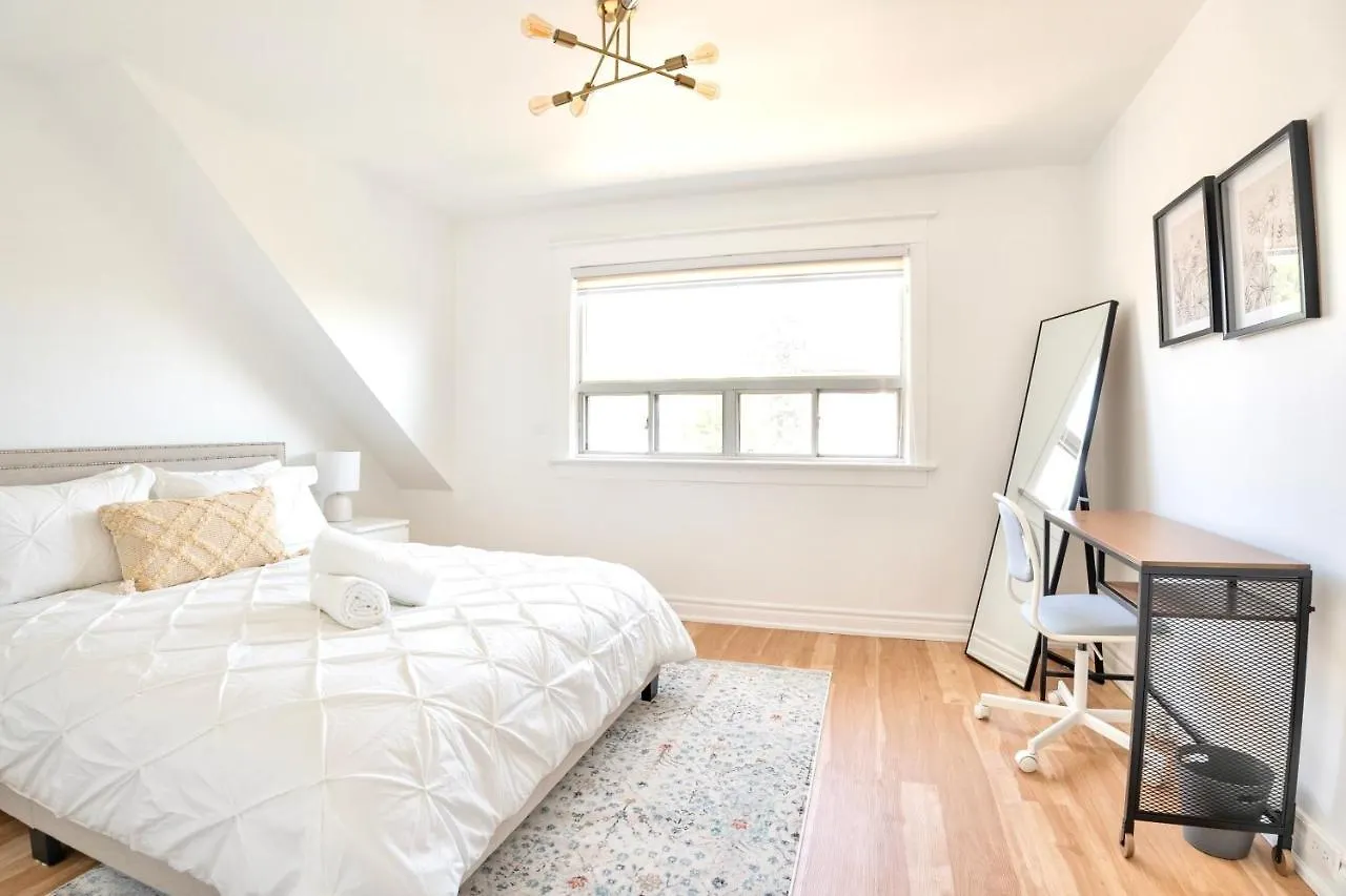 Σπίτι διακοπών 3Br Townhouse - St Clair West Village W Parking Τορόντο