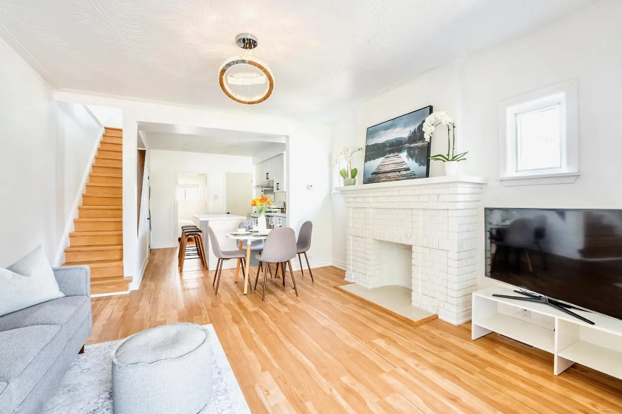 Σπίτι διακοπών 3Br Townhouse - St Clair West Village W Parking Τορόντο Καναδάς